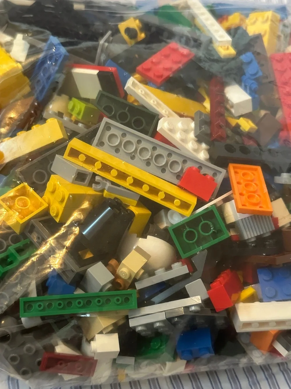 2 lb mixed lot of Lego bricks- variety of sizes colors & style pieces
